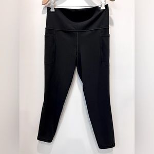 Athleta Women’s M Salutation Stash Pocket II 7/8 Leggings Black